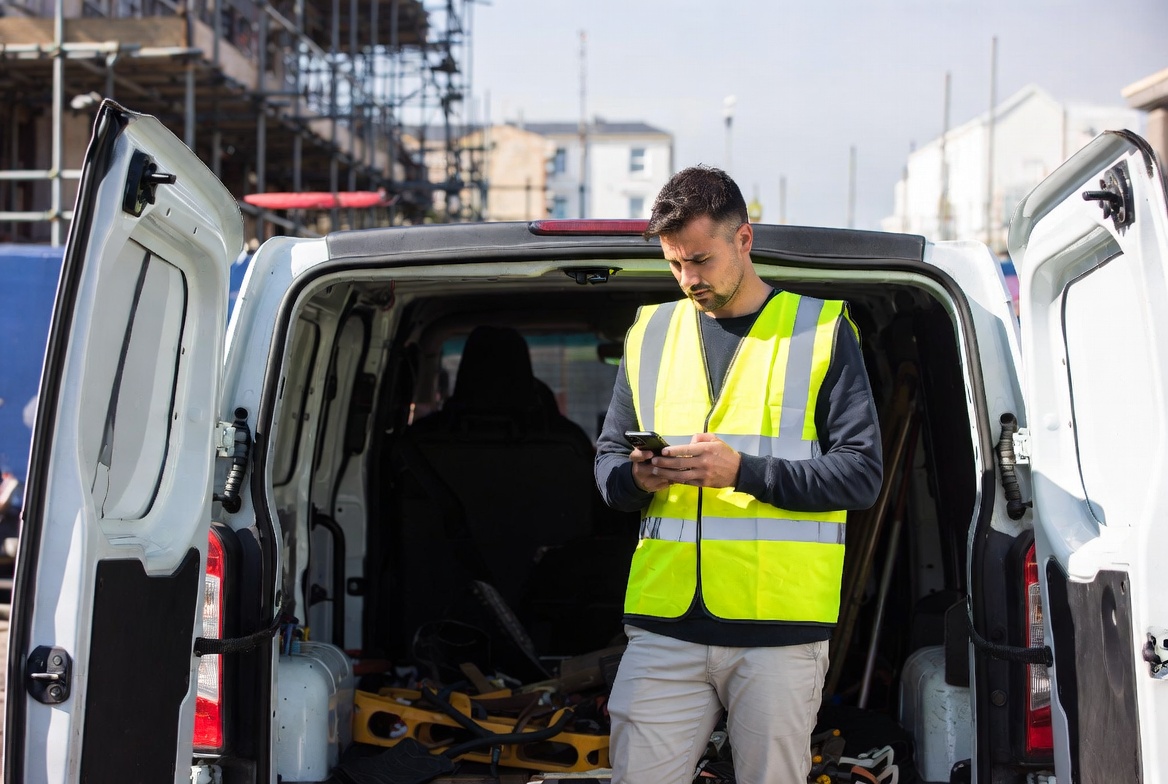UK tradesperson using OEMVex on the job
